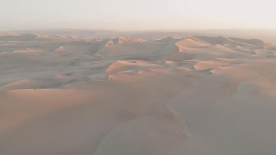 沙漠大风吹起风沙