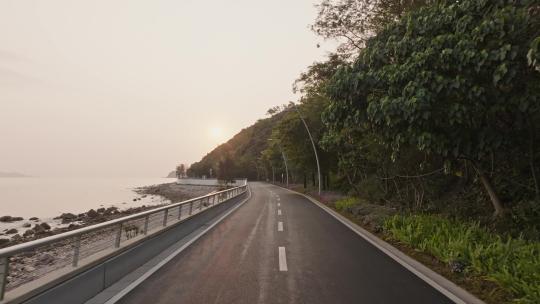 日出时分海边公路航拍