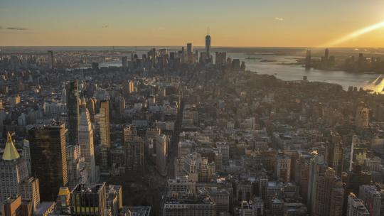 延时拍摄日落时城市景观