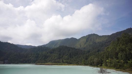 塔拉加博达斯湖，印度尼西亚西Java加鲁特的自然旅游点，美丽的自然风光，