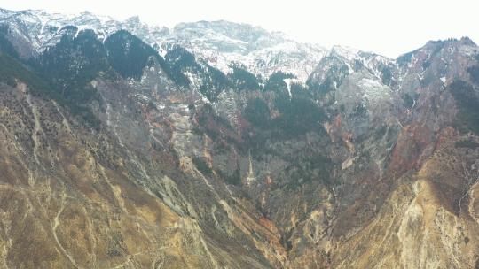 4K西藏悬崖上的村寨航拍素材视频素材模板下载