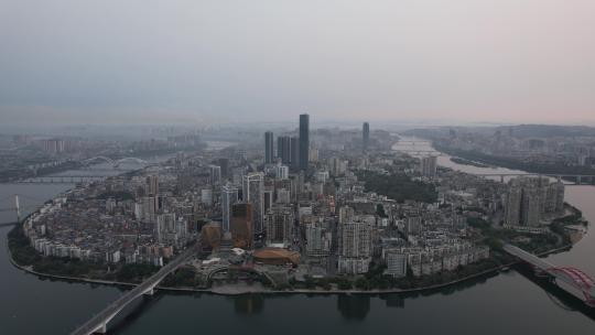 航拍广西柳州城市清晨迷雾