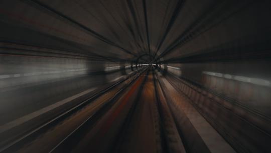 高铁火车地铁隧道
