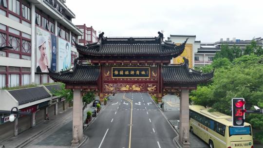 4K上海静安寺城市航拍