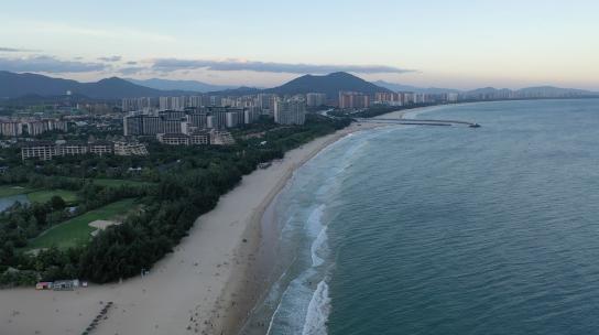 海南陵水清水湾沙滩自由灯塔