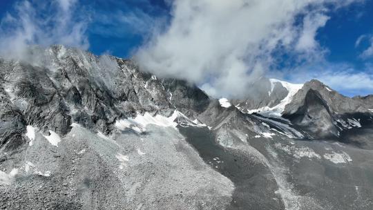 航拍四川甘孜党龄山脉主峰夏羌拉雪山风光