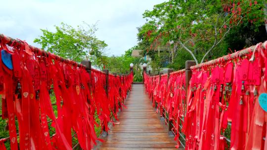 吊桥 红飘带 许愿桥