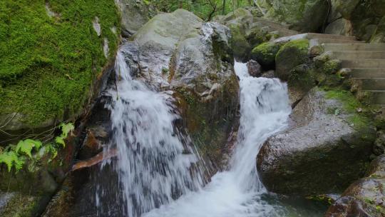 山涧流水小河溪流山水间