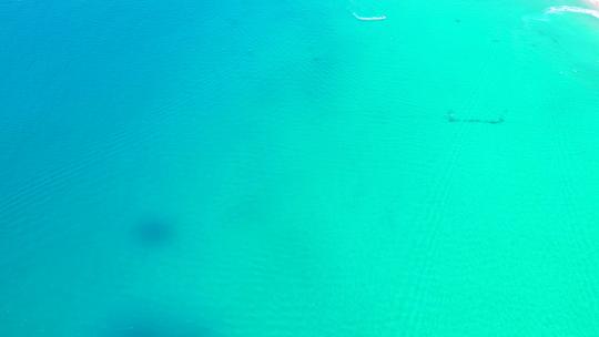 海南省三亚市亚龙湾蔚蓝色海洋海面航拍