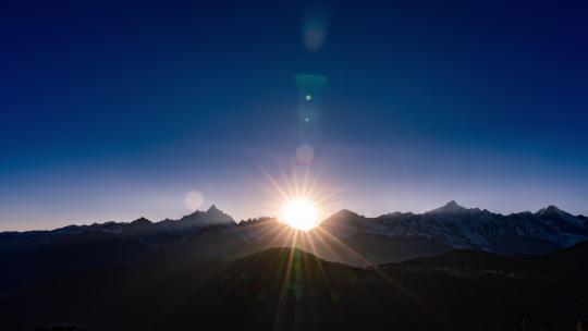 云南梅里雪山璀璨星空延时