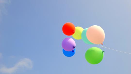 五彩气球天空视频素材模板下载