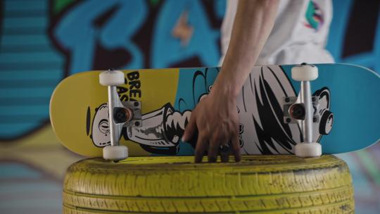 滑板青年玩滑板视频素材模板下载