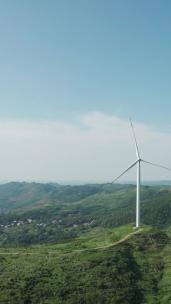 户外山区风光新能源风力发电竖屏航拍