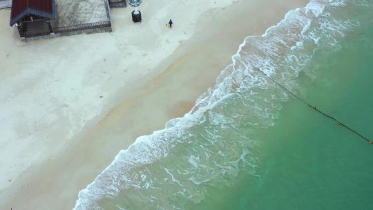 海浪、沙滩、桔钓沙