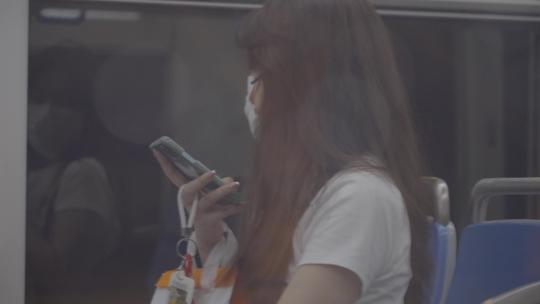 广州公交车有轨电车窗外灯光光斑红橙光车辆视频素材模板下载