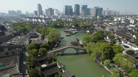 苏州市七里山塘古建筑水乡河流风光