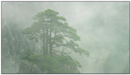 极景山峰云雾萦绕实拍视频素材