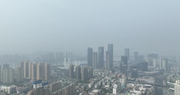 阴雨天福州航拍城市下雨天建筑云雾缭绕风光