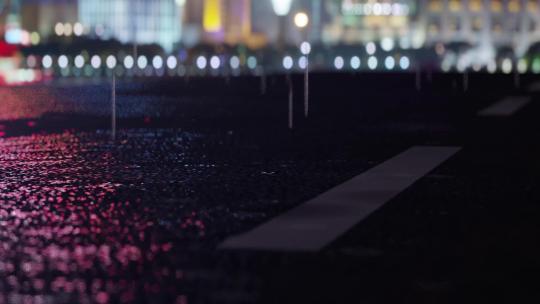 下雨中的城市路面雨水失落伤感城市风景视频素材模板下载