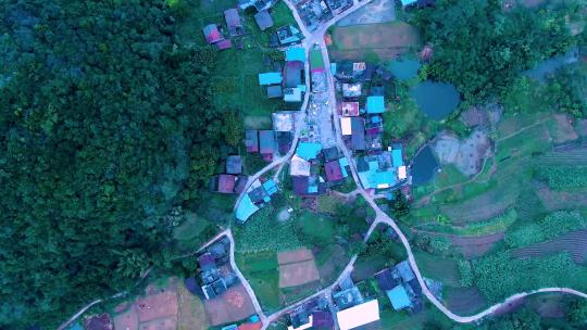 4K航拍广西柳州壮族村落山川风光