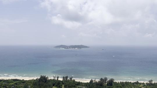航拍鸟瞰三亚海棠湾沙滩视频素材模板下载