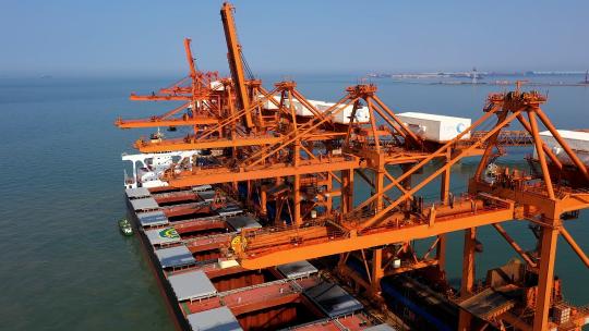 航拍大气曹妃甸港口重型设备码头港口贸易视频素材模板下载