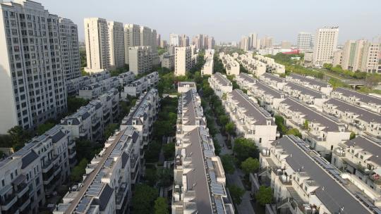 上海嘉定新城全景小区别墅4K航拍视频素材模板下载