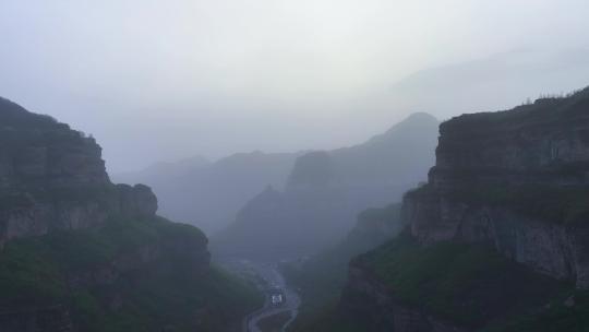 4K航拍​河南安阳林州太行大峡谷雾气