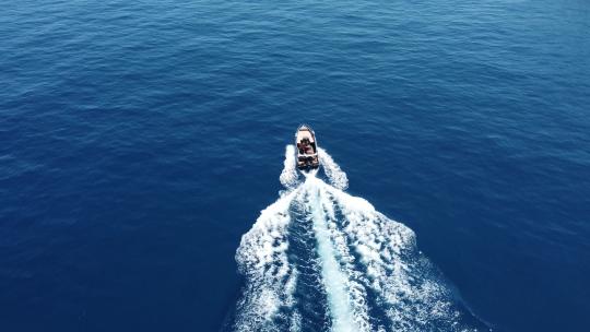 在希腊乘船航行，Skiathos视频素材模板下载
