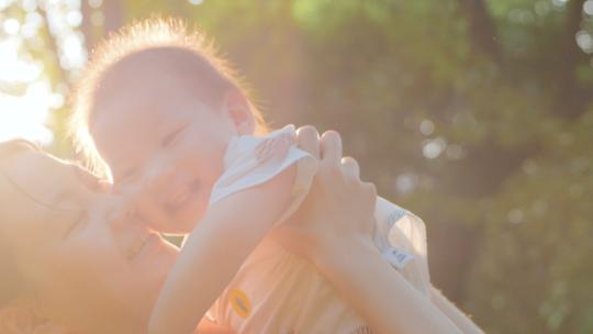 TVC阳光下儿童婴幼儿笑容温馨时刻视频素材模板下载