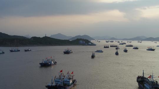 浙江宁波大海出渔节百船齐发全景航拍