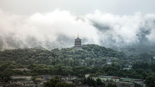 杭州烟雨西湖雷峰塔航拍延时