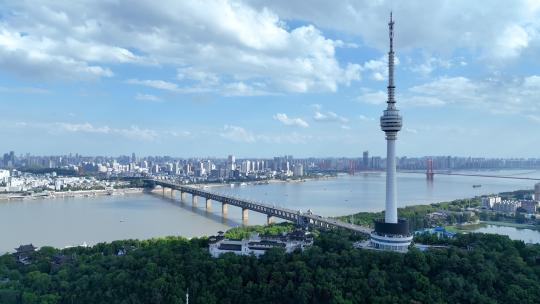 航拍城市地标武汉长江大桥与长江江景