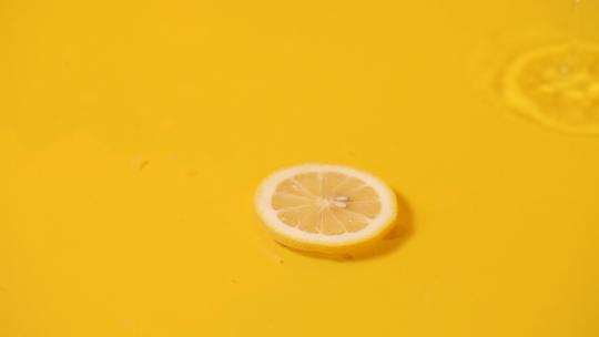 柠檬片水泼瞬间视频素材模板下载