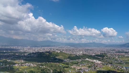 城市上空的云层