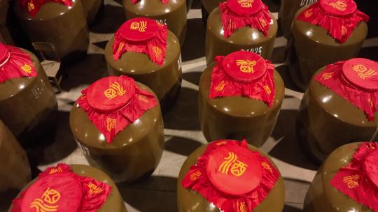 酒坛酒窖白酒酿酒作坊酒文化