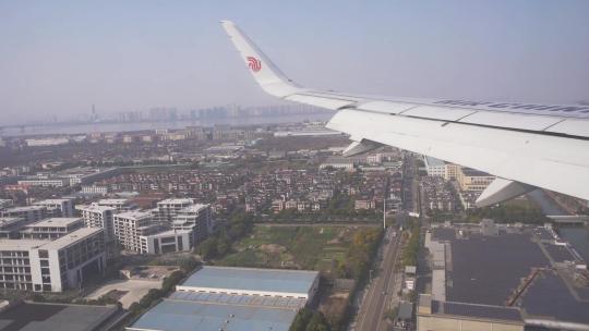 客机降落杭州萧山机场视频素材模板下载