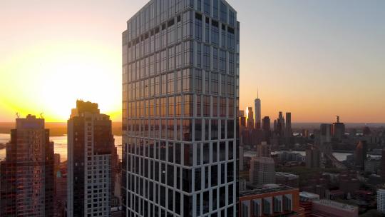 城市航拍布鲁克林塔摩天大楼日出纽约曼哈顿