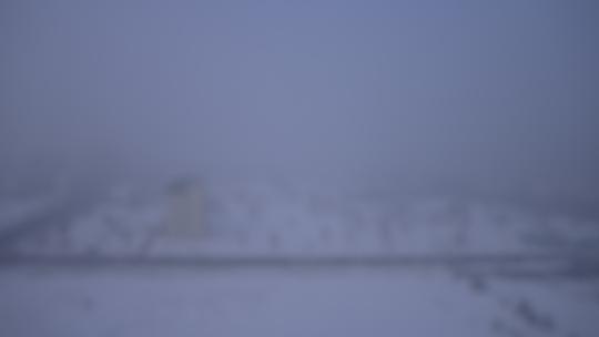 乌鲁木齐窗外的雪景视频素材模板下载