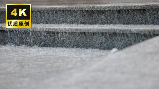 城市下大雨暴雨空镜城市排水系统路面积水