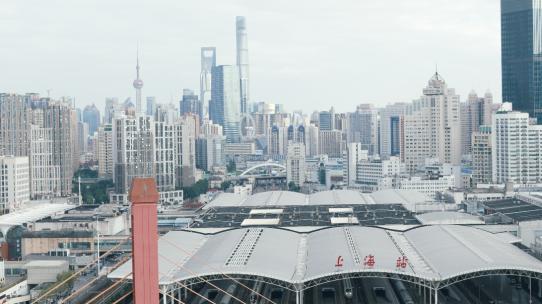 上海火车站火车进站航拍运镜城市三件套高清在线视频素材下载