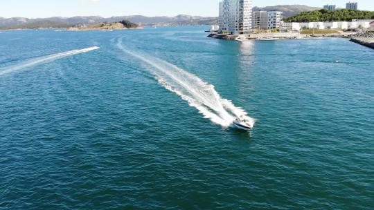 挪威夏季斯塔万格市的快艇驾驶2018