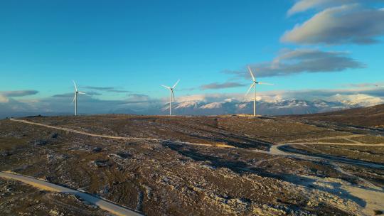 高原上的风力发电机2