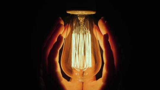 钨丝灯 开灯 闪烁 灯光