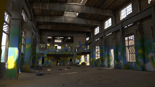 废弃工厂老建筑景观的4k视频