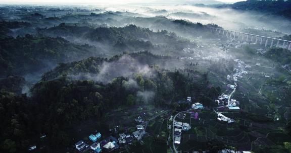 4k 航拍清晨云雾下的乡村