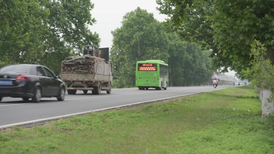 道路上行驶的车辆唯美高清公路视频