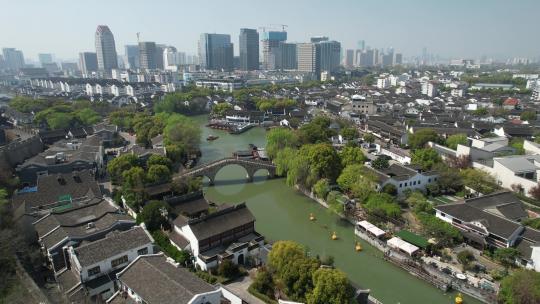 苏州市七里山塘古建筑水乡河流风光