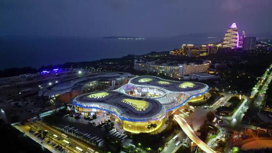 海南省三亚国际免税城夜景航拍建筑与风景