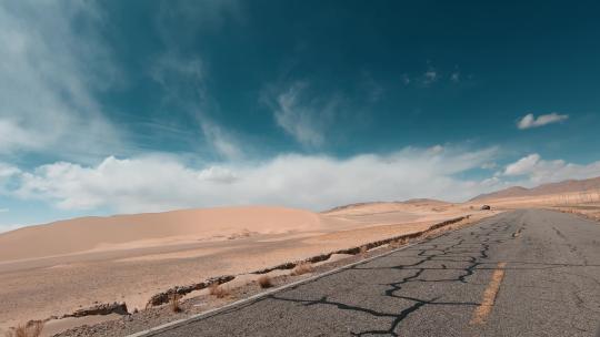 西藏旅游风光219国道车窗外沙漠裂痕路面